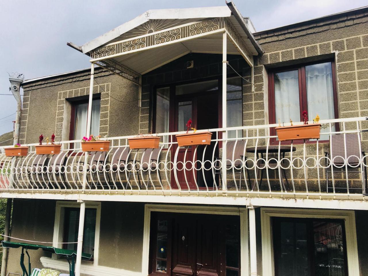 Maia'S Guest House Gergeti كازباجي المظهر الخارجي الصورة